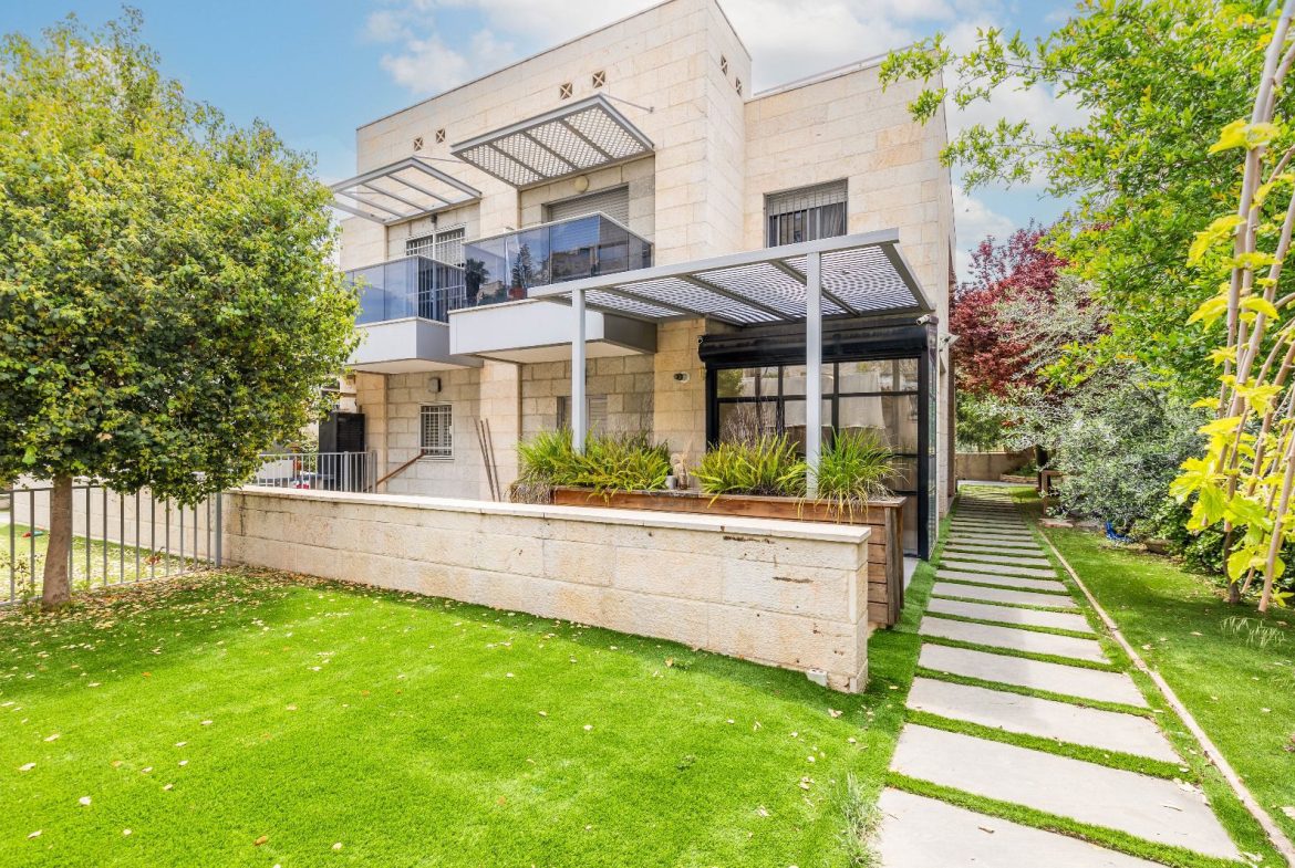 Jerusalem Real Estate | Gorgeous Semi private House